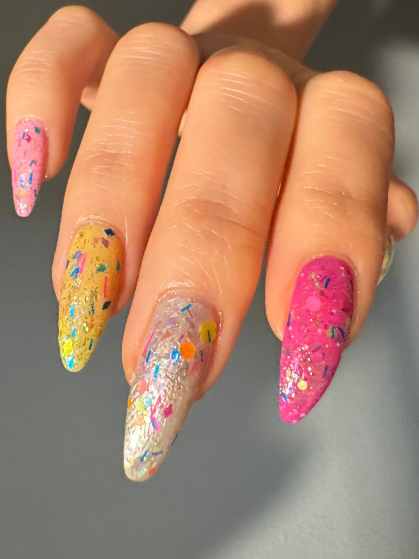Eleganza Eggstravaganza (Glitter Topper) (14 ml)